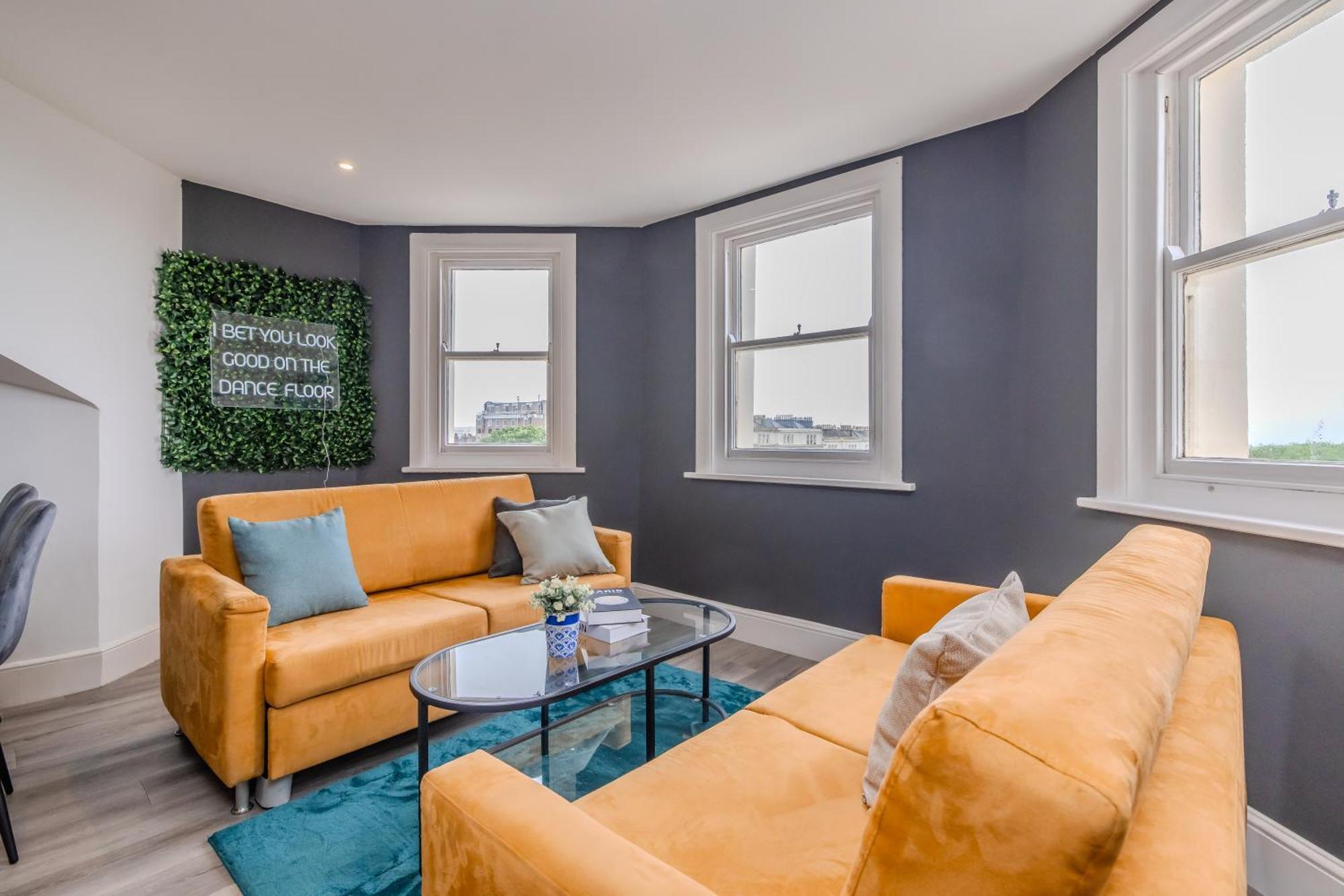 Free Parking Sea View Two Bedroom